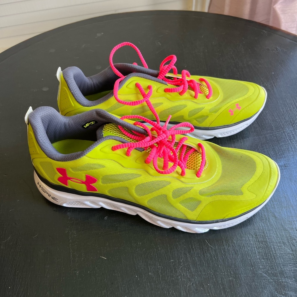 Under Armour Spine RPM Men’s neon Sneakers Size 11